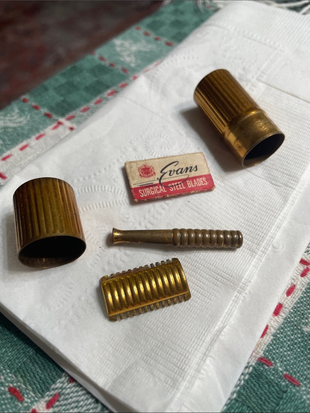 Vintage Brass-Tone Razor travel racer Evan’s blade  — Gold